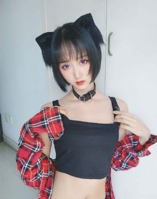 他从火光中走来演员表